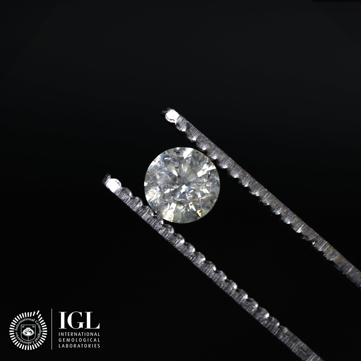 NATURAL DIAMOND BY SALEH SALLOM | 0.72 CT